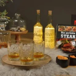 Whisky Geschenkset Nicht Nur Für Whisky Liebhaber:innen, 8 Granit Whisky Steine, 2 Whiskygläser, Eiswürfelzange Und Samtbeutel In Toller Holz Geschenkbox. Neidfaktor Inclusive -Deutschland Herd Geheimnis Verkaufs-Shop 82d04cc118fd8c6800da761d71defe10