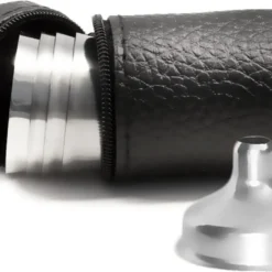 Outdoor Saxx® - 8-Teiliges Edelstahl-Becher Set, 6 Unzerbrechliche Schnaps-Becher, Schnaps-Gläser Aus Metall, Metall-Becher Mit Einfüll-Trichter Und Leder-Tasche, Ideales Flachmann-Zubehör -Deutschland Herd Geheimnis Verkaufs-Shop ed918518910b20e93e9141176d19d5ef